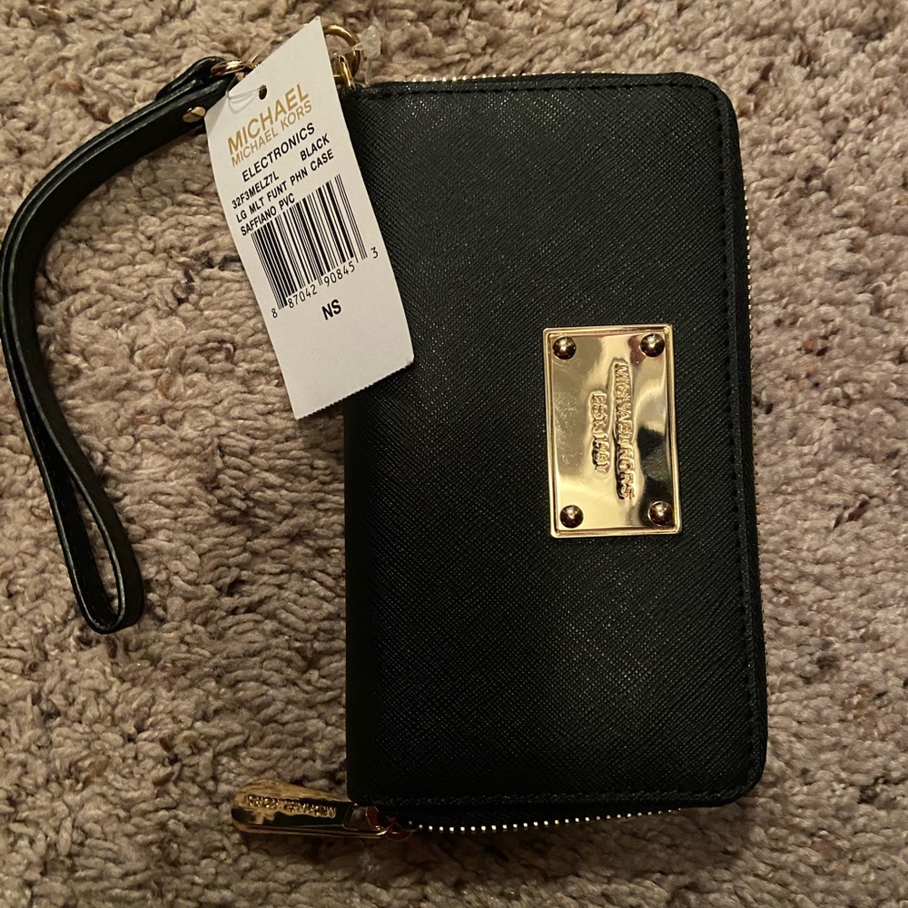 Michael Kors wristlet/phone holder